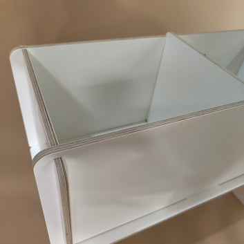 Bogkassen Albert White line