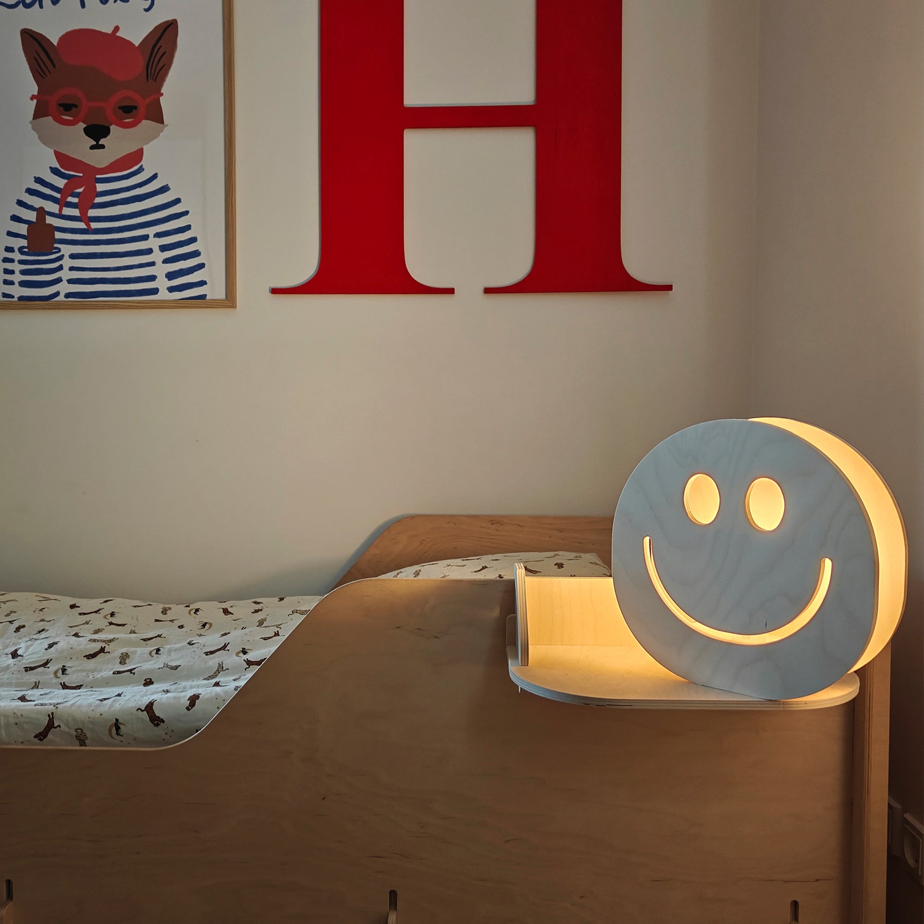 Natlampe i træ